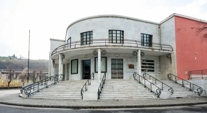 Cosenza, ecco quando inaugurerà il \"nuovo\" cineteatro Italia Tieri