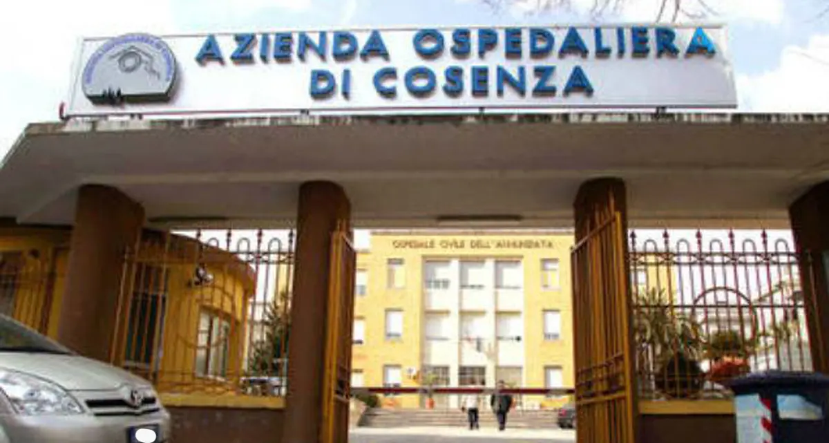 Anziano dimesso dopo due giorni in geriatria muore all'ospedale di Cosenza: la denuncia choc\n