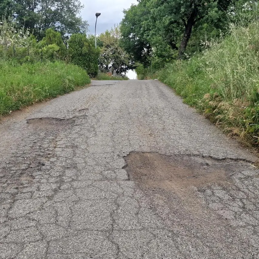 Cosenza, strade comunali al collasso: la denuncia della minoranza