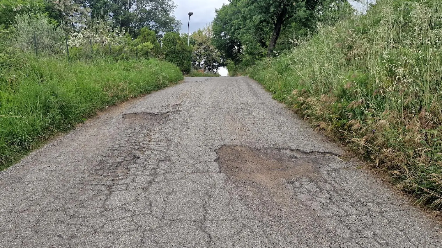 Cosenza, strade comunali al collasso: la denuncia della minoranza