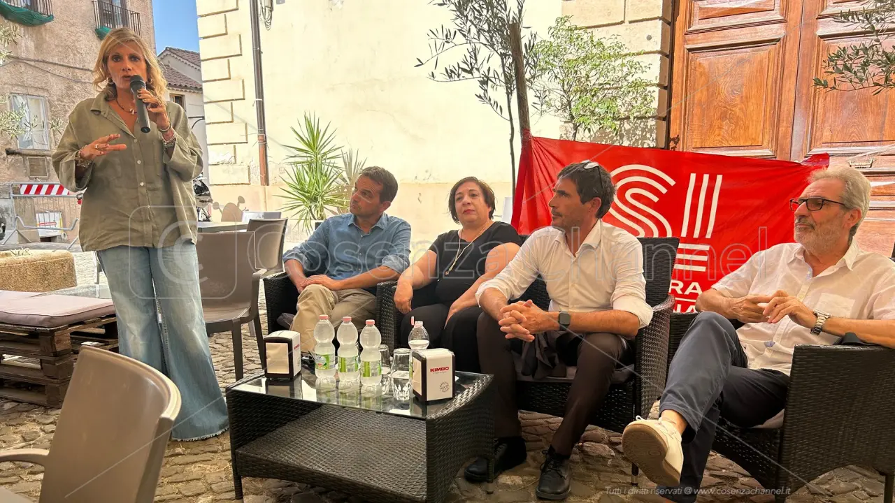 Cosenza, Fratoianni lancia il circolo dell'aera urbana di Sinistra Italiana. E su Rende e Palazzo dei Bruzi…