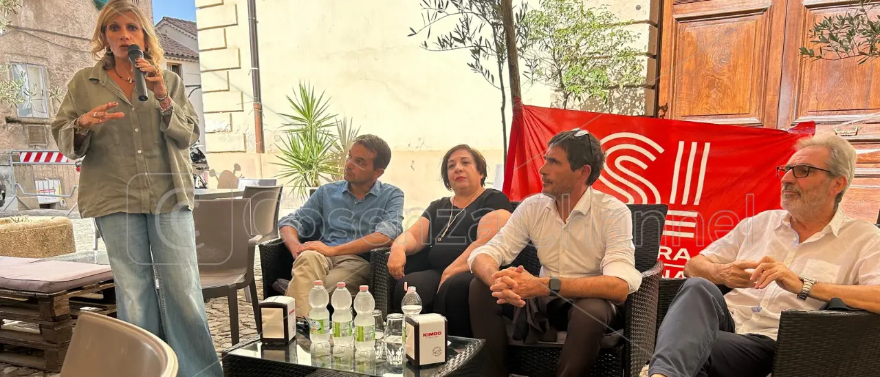 Cosenza, Fratoianni lancia il circolo dell'aera urbana di Sinistra Italiana. E su Rende e Palazzo dei Bruzi…