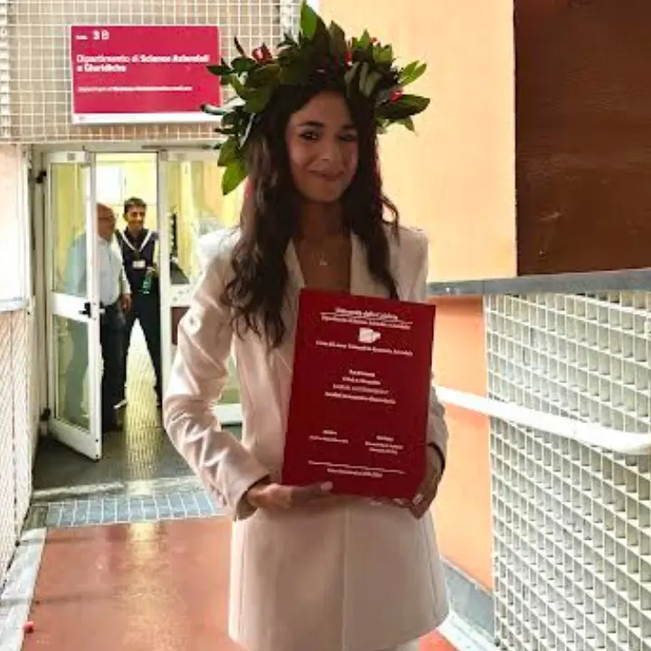 La studentessa modello Maria Stefania Riccardi si laurea all'Unical a soli 20 anni