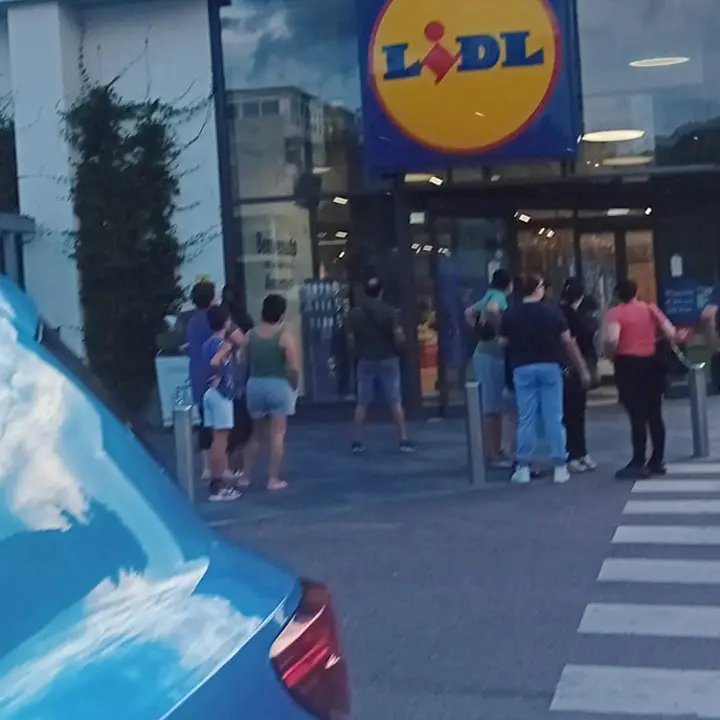 Amantea, allarme bomba in un supermercato. Ma era la burla di un mitomane