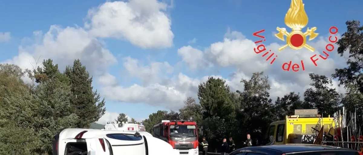 Incidente sulla Statale 107, un ferito e disagi al traffico