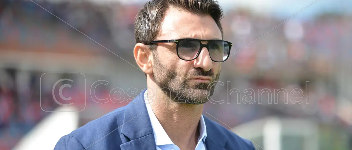 Cosenza, il ds Delvecchio pazzo di Alvini: «Stiamo insieme 7 ore al giorno. L'obiettivo è uno»