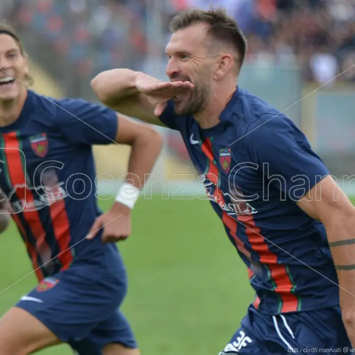 Cosenza, dalla Samp alla Samp: tutto è cambiato in casa rossoblù