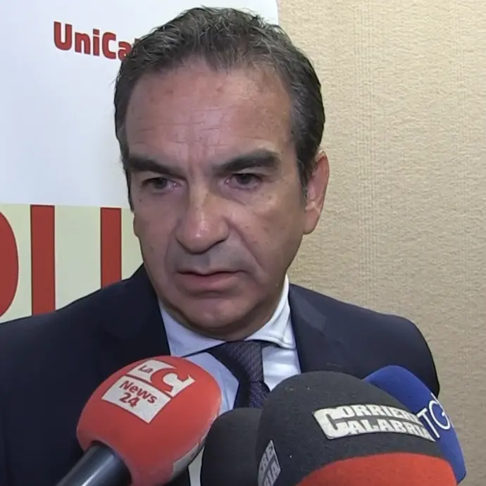 Rifiuti tossici da Crotone in Svezia, Occhiuto: «Non siamo una discarica»