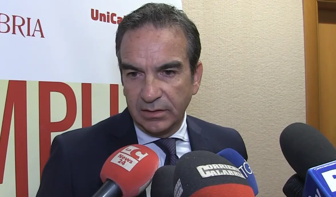 Rifiuti tossici da Crotone in Svezia, Occhiuto: «Non siamo una discarica»