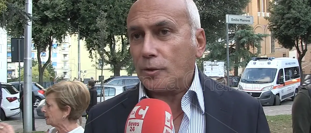 Franz Caruso agli studenti: «La scuola è trampolino di vita, investiamo nei giovani per costruire il futuro»\n