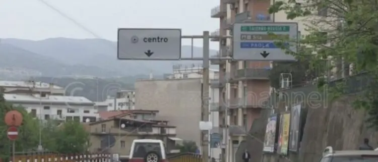 Cosenza, rotonda di via degli Stadi: lunedì via al lavori. Tutti i divieti e i percorsi alternativi