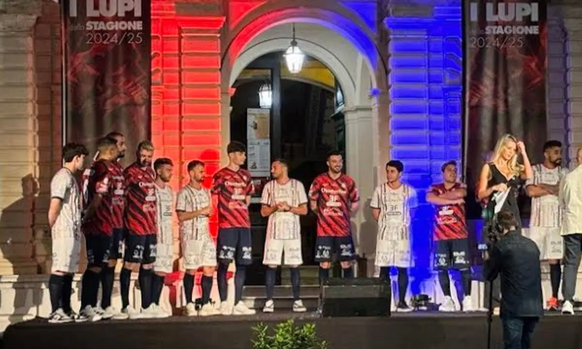 Calcio a 5, la Pirossigeno Cosenza si presenta e coltiva il sogno playoff