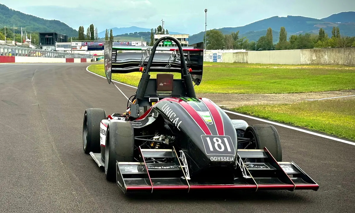 Unical Reparto Corse alla Formula SAE Italy 2024 con la sua prima vettura completamente elettrica