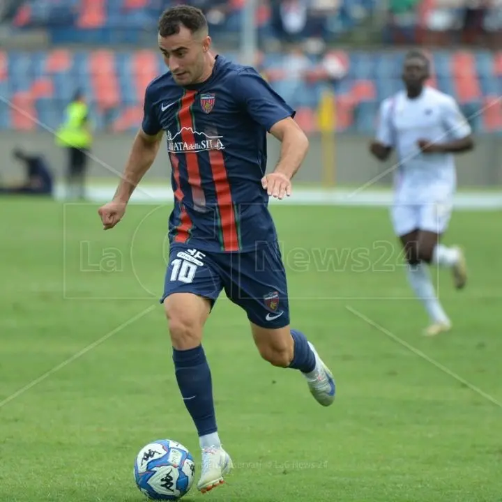 Cosenza, Fumagalli con le valigie in mano: ci prova anche il Bari