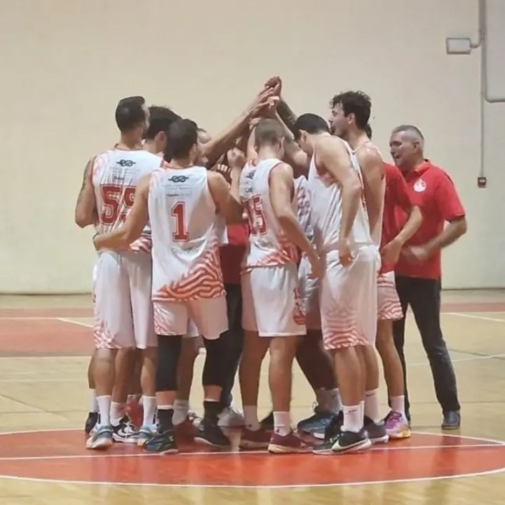 Basket Serie B. Sintegra Rende vince contro Milazzo 80-76. “Buona la prima” per coach Carbone