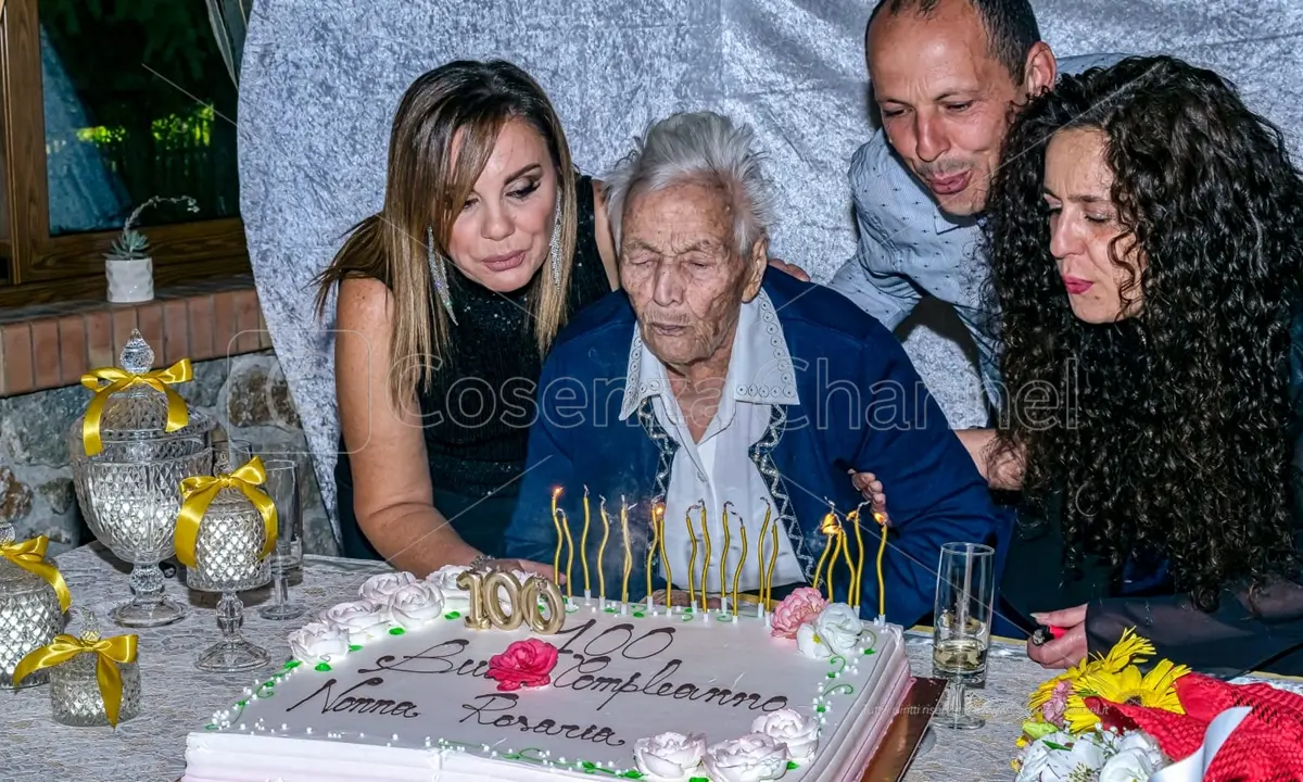 Celico, grande festa per i 100 anni di nonna Rosaria