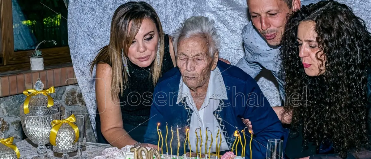 Celico, grande festa per i 100 anni di nonna Rosaria
