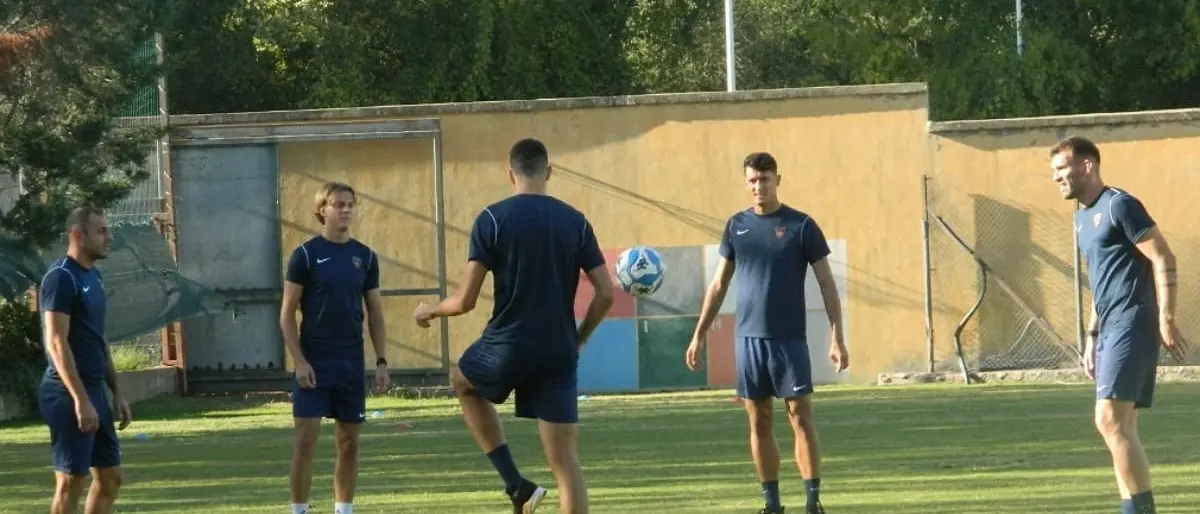Cosenza, prosegue la preparazione in vista della trasferta di Brescia