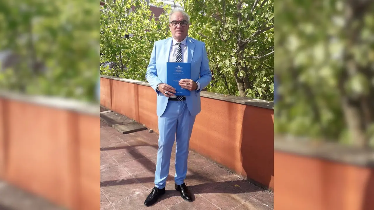 Bonifati, Carmine Lombardo festeggia la sua quinta laurea a 60 anni