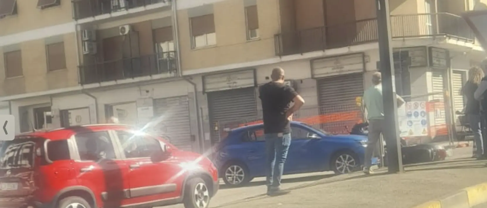 Cosenza, scontro tra un'auto e uno scooter. Polizia sul posto