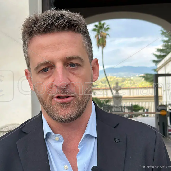 Vertenza TIS, il sindaco Stasi attacca: «I Comuni non possono pagare gli errori della Regione. Stabilizzeremo tutti»