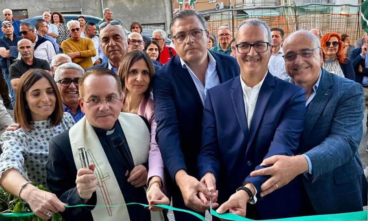 Cariati, taglio del nastro per la nuova sede della Cisl