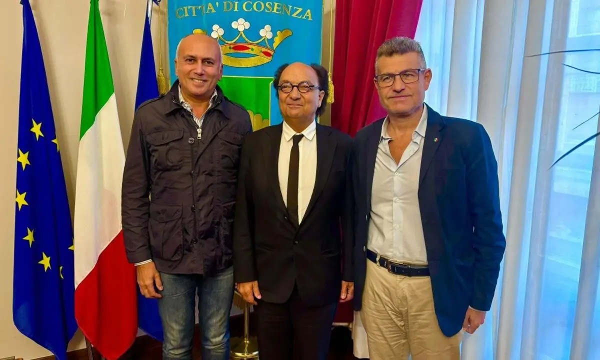 Cosenza, Guarascio rassicura Caruso: l'esito dell'incontro di oggi in Comune