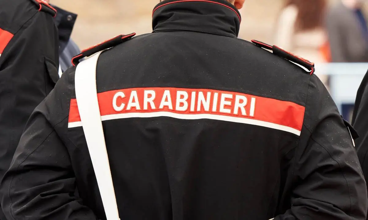 Finto carabiniere truffa 90enne a Cetraro: portati via soldi e gioielli