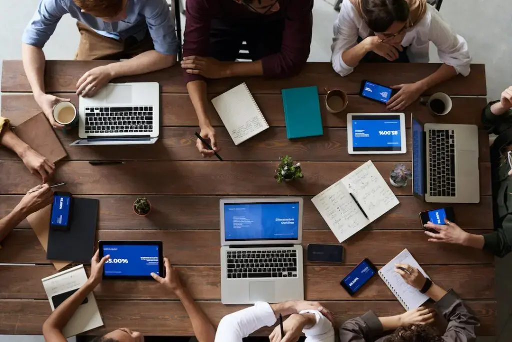 A Paterno il primo team building Target Euro con consulenti da ogni parte d'Europa
