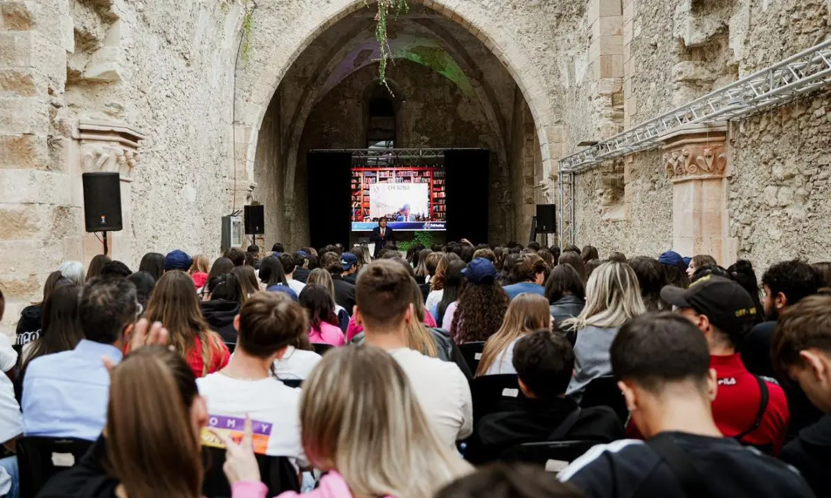 PolMeeting Cosenza, premiati i Comandi di Taranto, Foligno, Caltagirone e Trento con il riconoscimento POL25\n