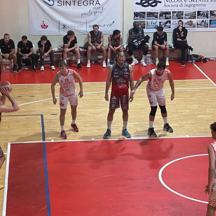 Basket serie B, che rimonta per la Sintegra Rende. Redel Reggio Calabria in testa