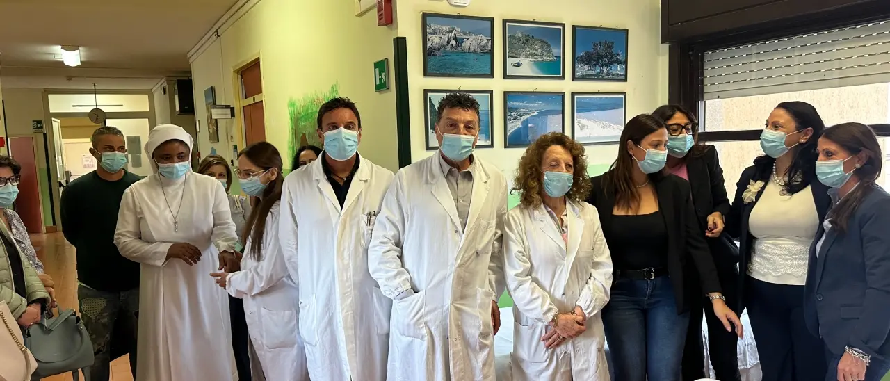Solidarietà in corsia: due nuovi letti donati all'oncologia di Corigliano Rossano