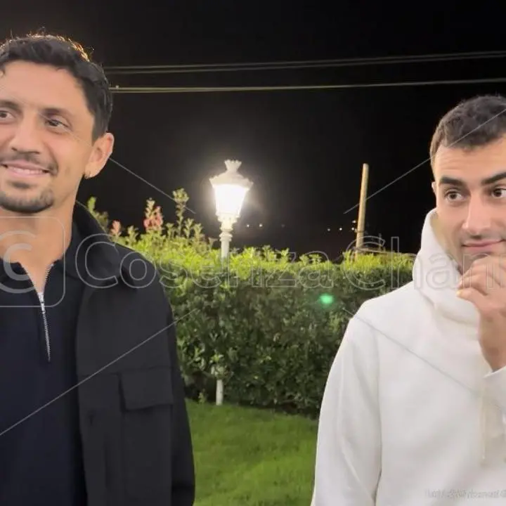 Cosenza, all'asta le maglie di D'Orazio e Fumagalli. Quasi 2mila euro in beneficienza