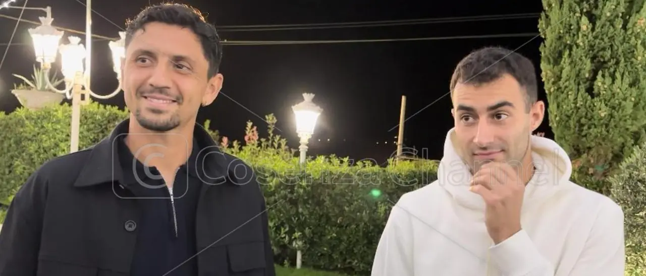 Cosenza, all'asta le maglie di D'Orazio e Fumagalli. Quasi 2mila euro in beneficienza