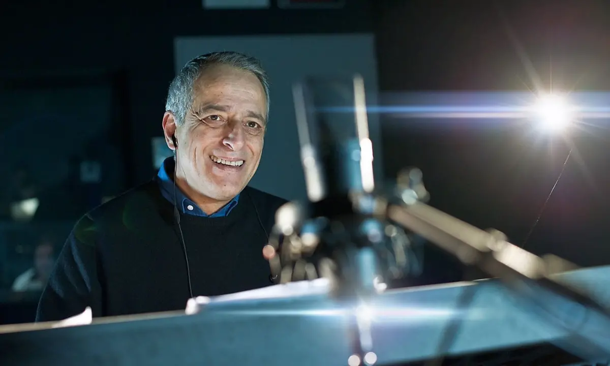 Pasquale Anselmo, la voce d'oro di Cosenza. Da Cage a Turturro passando per il grande cinema