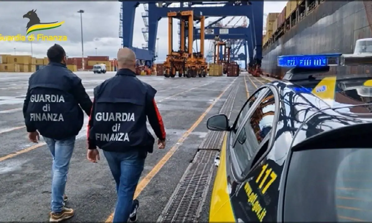 Maxi sequestro di cocaina al Porto di Gioia Tauro: 790 chili bloccati dalla Guardia di Finanza e ADM
