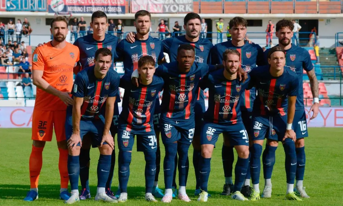 Cosenza, tanti calciatori in dubbio per oggi: Artistico dall'inizio?