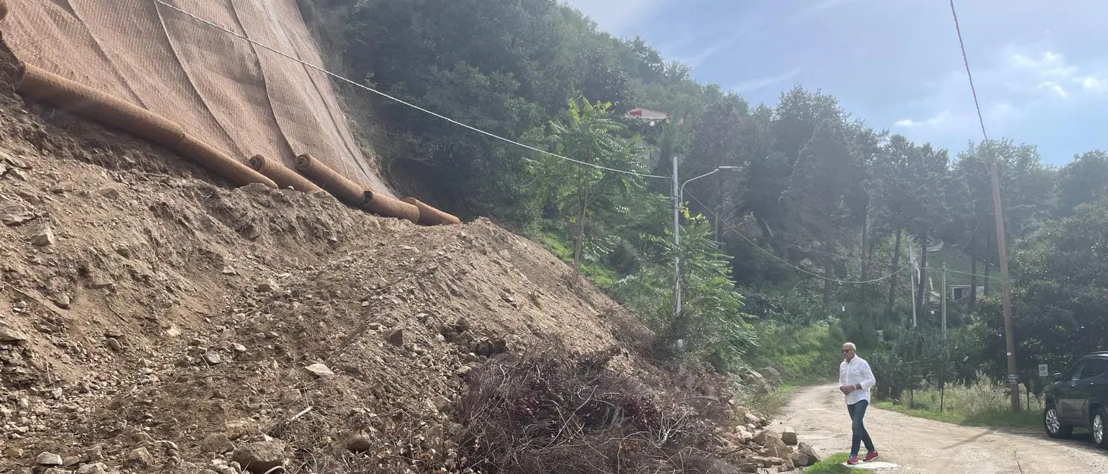 Il sindaco di Cosenza controlla lo stato di lavori su contrada Jassa: «Finiranno a breve»