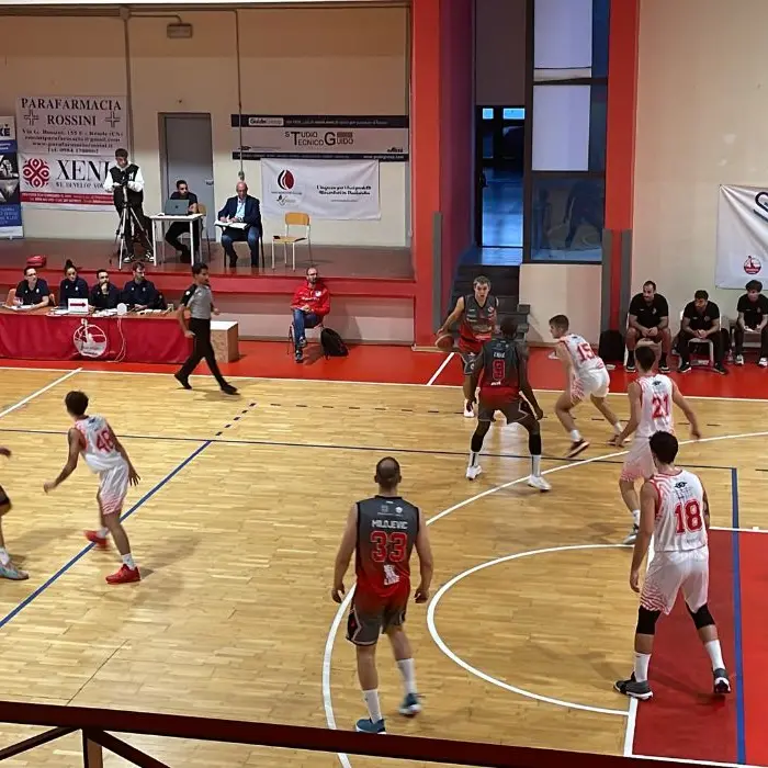 Basket, serie B Interregionale: Sintegra Rende in palla ma la Viola mantiene la vetta