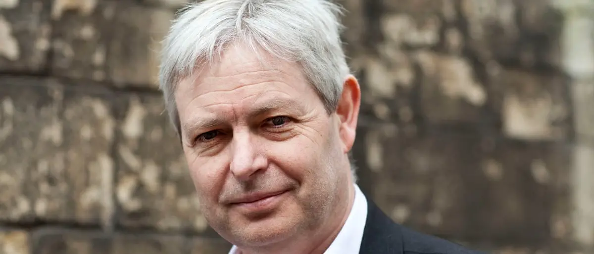 Lo scrittore britannico Jonathan Coe a Cosenza per il Premio Sila