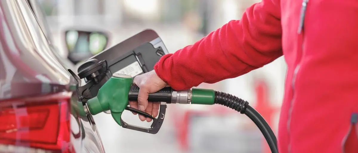 Tragico incidente a Perugia, donna muore schiacciata dalla sua auto mentre fa benzina