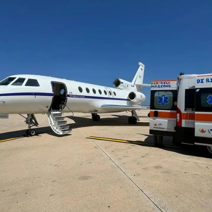 Trasporto d'urgenza di un neonato, l'Aeronautica Militare gli salva la vita con un volo da Lamezia a Roma