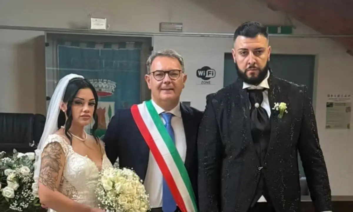 Ritornano a casa i neosposi scomparsi di Cesa, avviata un'indagine