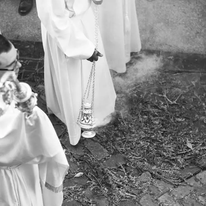 Corigliano Rossano, parroco e comandante dei vigili litigano durante la commemorazione dei defunti