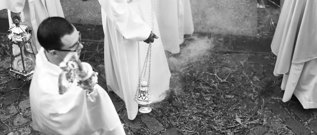 Corigliano Rossano, parroco e comandante dei vigili litigano durante la commemorazione dei defunti