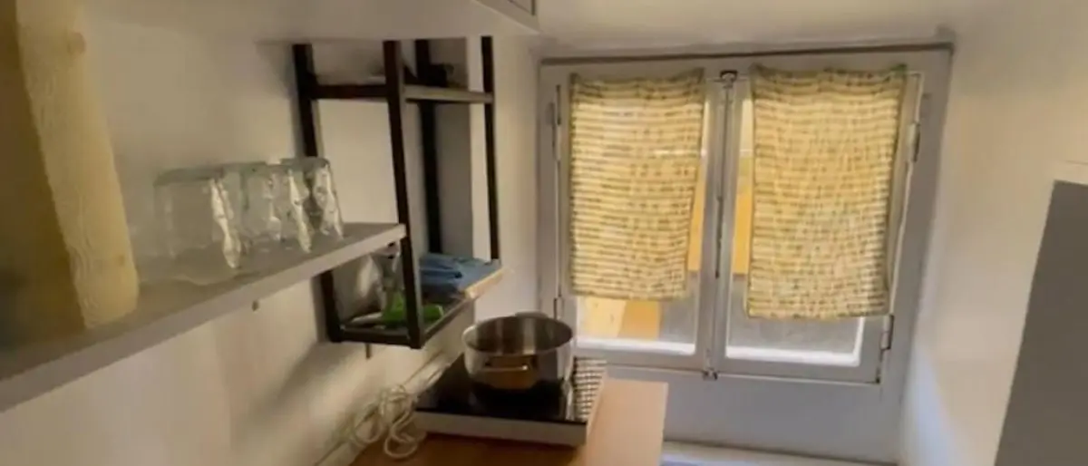 A Bologna monolocale di 6 mq in affitto a 600 euro, il mercato degli affitti divide