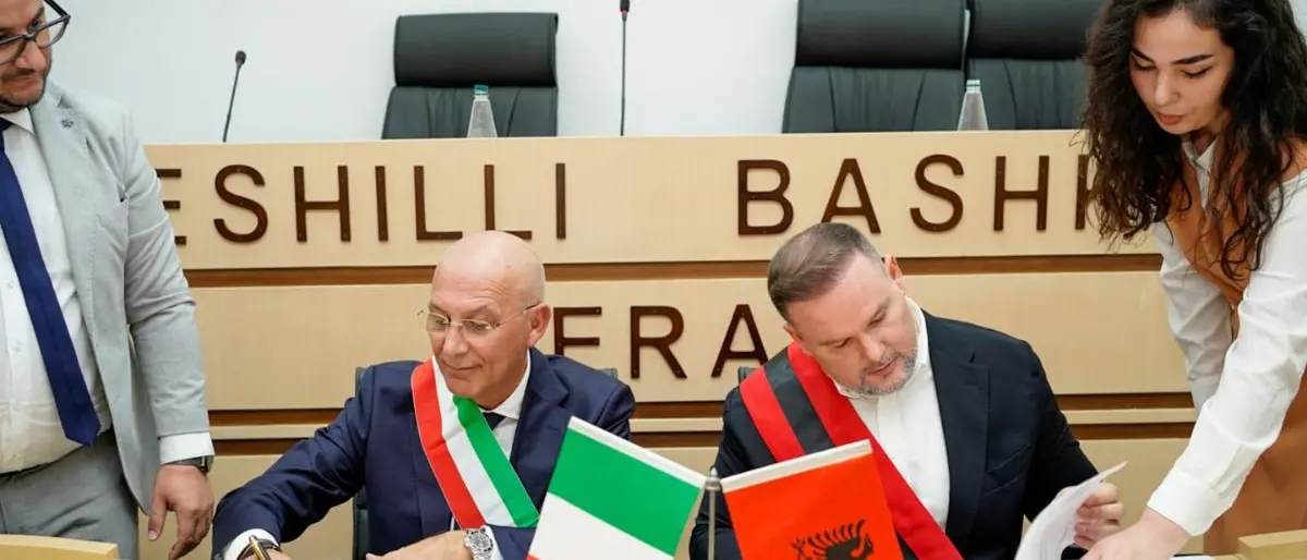 Vaccarizzo Albanese e Berat: gemellaggio, vini e turismo per rafforzare l’amicizia italo-albanese | FOTOGALLERY