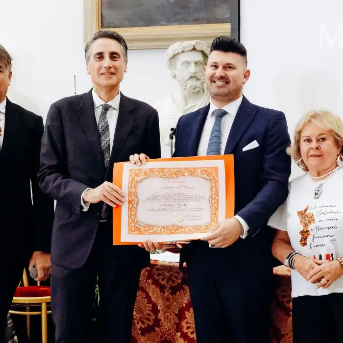 Roberto Gallo premiato al Campidoglio, il Riva Restaurant di Falerna Marina tra le eccellenze calabresi alla 56° Festa dei Calabresi nel Mondo