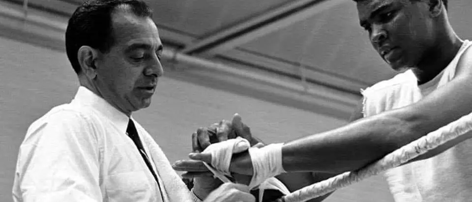 La storia di Angelo Dundee, il coach calabrese che trasformò Muhammad Ali in leggenda