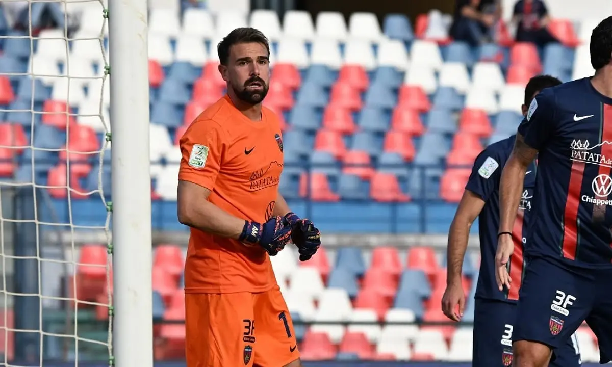 Cosenza, col Mantova partita del cuore per Alessandro Micai
